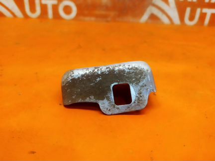 Кронштейн фары правый Mercedes E-Class W213