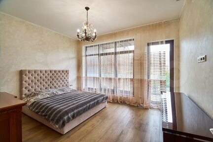 Коттедж 480 м² на участке 4 сот.