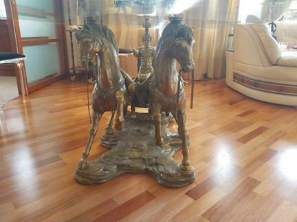 Стол обеденный