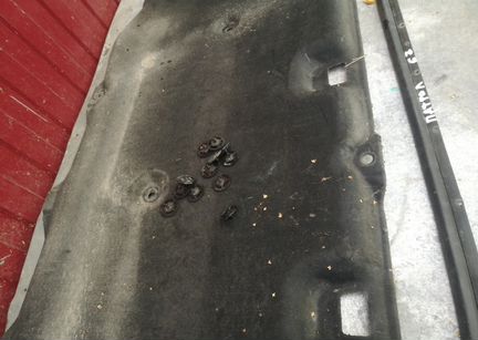 Nissan Patrol Y62 утеплитель капота уплотнитель