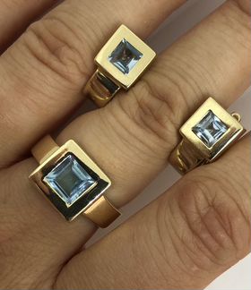 Золотой комплект с топазами