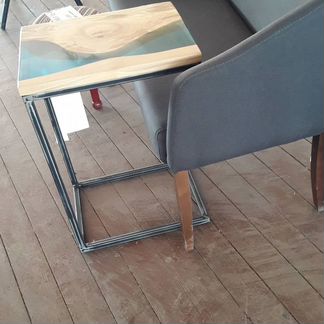 Столик придиванный