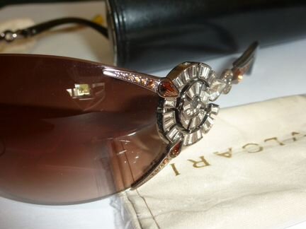 Продам солнцезащитные оригинальные очки Bvlgari
