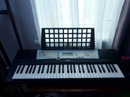 Синтезатор yamaha psr-r200