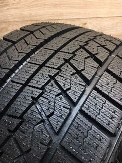 Bridgestone Blizzak VRX 275/35 R18 95S
