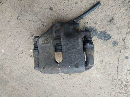 Суппорт на Рено Сценик 1