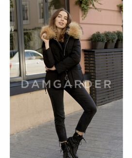 Зимняя женская куртка с накладными карманами