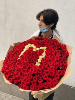 Букеты из 101 розы Букет роз Красные розы