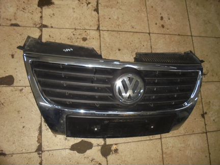 Решетка радиатора Фольксваген Пассат Б6
