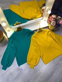 Стильный яркий свитер