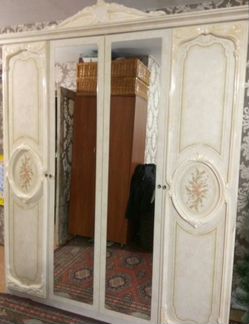 Спальный гарнитур Италия