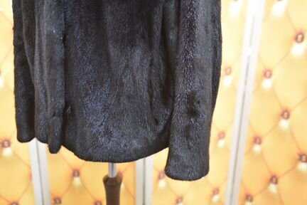 Шуба норковая с воротником из чернобурки