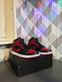Air Jordan 1 Mid Banned