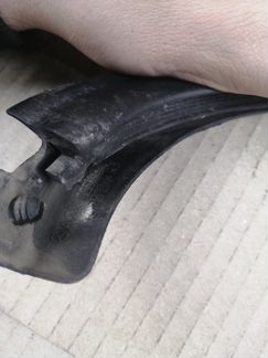 Уплотнитель стекла задний правый Mercedes-Benz