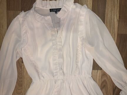 Платье в идеальном состоянии,покупалось за 2500