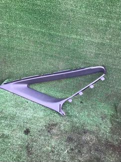 Накладка пластиковая передняя правая Mitsubishi