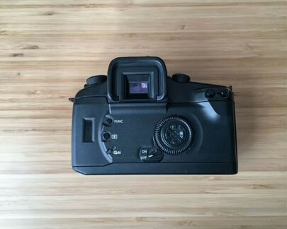 Canon Elan 7e / EOS 30 в идеальном состоянии