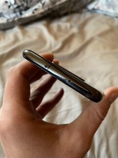 Телефон Samsung Galaxy S10e