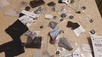 Пуговицы и кнопки разные из наборов для починки