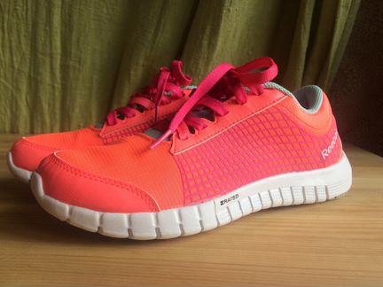 Новые кроссовки Reebok