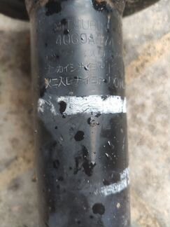 4060A174 Mitsubishi Амортизатор передний правый