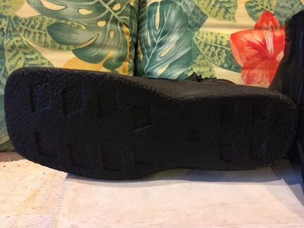 Ботинки зимние новые 43