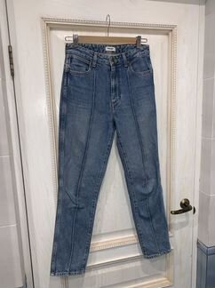 Синие джинсы Wrangler с декоративными швами