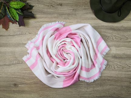 Ч13 Палантины и платки сток и и в отличном состоян