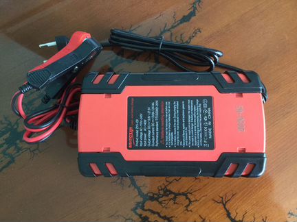 Зарядное устройство для аккумуляторов 12 и 24 В