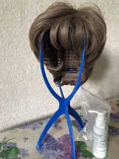 Парик из канеколона, подставка и шампунь