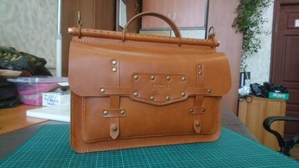 Деловой портфель из натуральной кожи