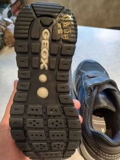 Новые кроссовки Geox 29 размер