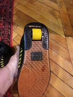 Кроссовки на роликах heelys