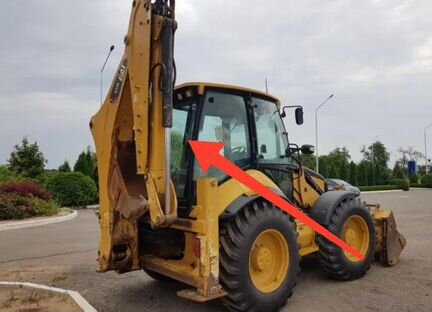 Стекло заднее на Caterpillar 434,444e 2006
