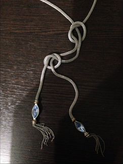 Цепочка с голубыми камнями