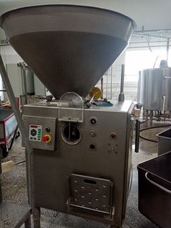 Шприц вакуумный шнековый Компо Опти 2000