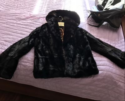 Продаётся шуба из норки black lama