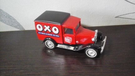 Старинные автомобили с рекламой