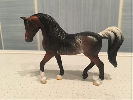 Бреер Breyer лошадь коллекционная