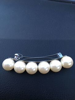 Заколка новая очень красивая, под жемчуг