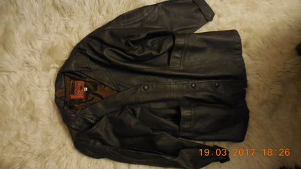 Куртка кожаная новая женская