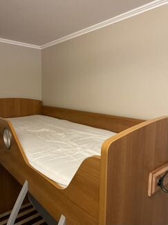 Двухъярусная кровать