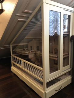 Витрина для шиншилл под лестницу