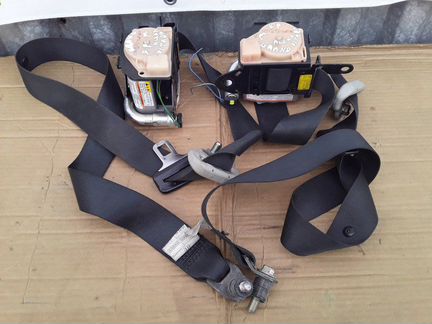 Ремни безопасности с пиропатроном передние Suzuki