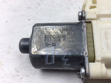 Мотор стеклоподъемника задний правый Mercedes E350