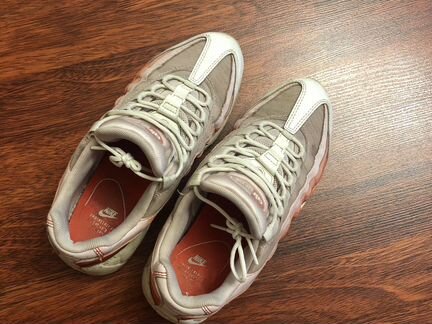 Кроссовки Nike