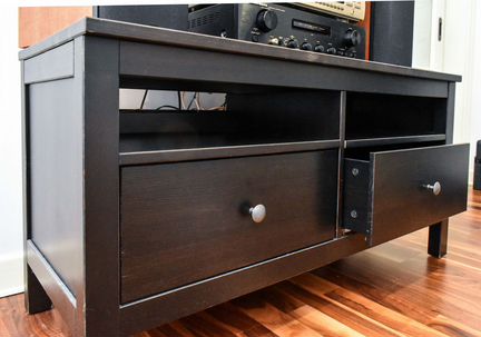 Тумба для тв или аппаратуры (IKEA)