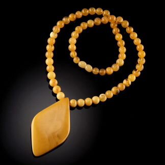 Кулон из натурального янтаря 