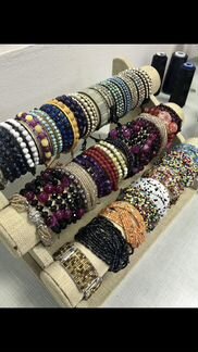 Браслеты разные из натурального камня или бисера