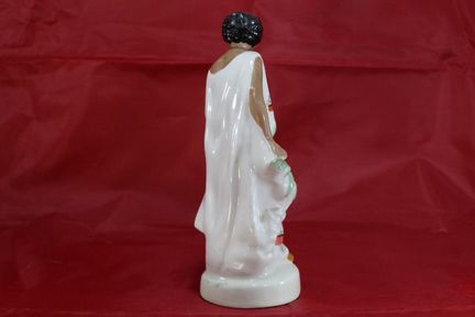 Статуэтка Африканка в праздничном наряде